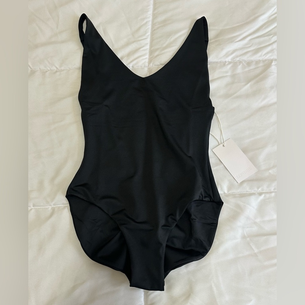 NWT LONDRE The Minimalist - Matte Black 1pc Swimsuit Sz Small
